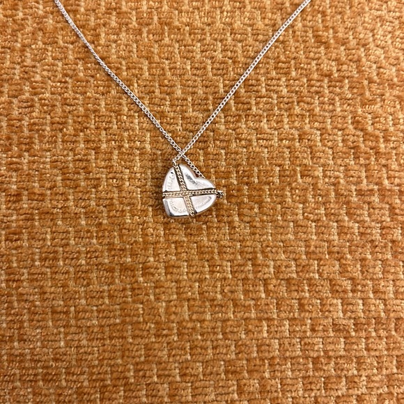 Tiffany & Co. Vintage Cross My Heart Necklace - Picture 4 of 8